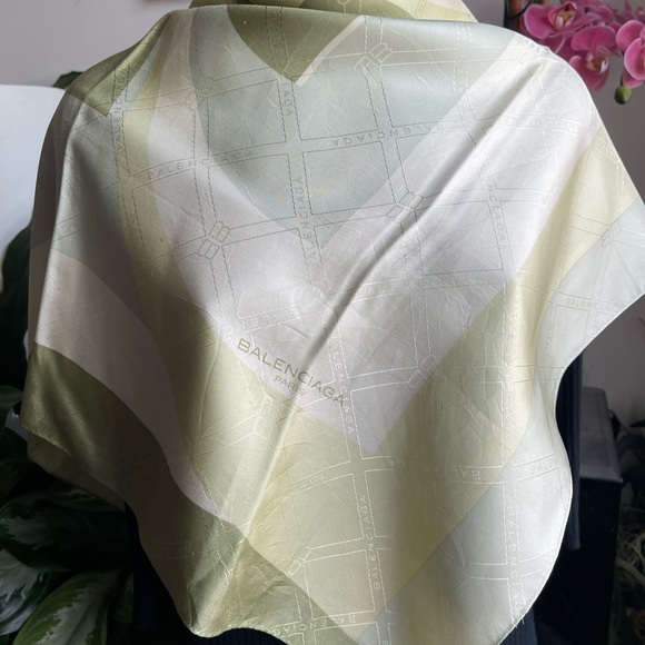 Balenciaga Silk Scarf. - Picture 1 of 16